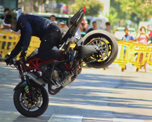 Stunt y precisión: cuando la adrenalina se frena con confianza