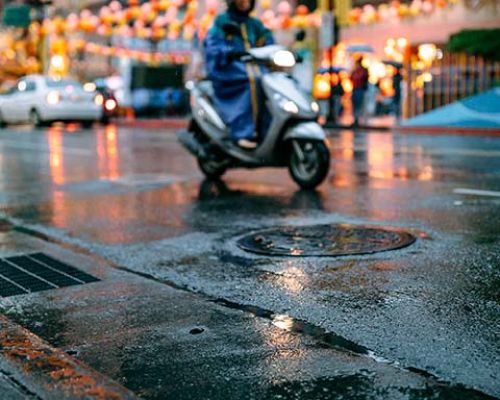 Tips and tricks for braking your motorcycle in the city