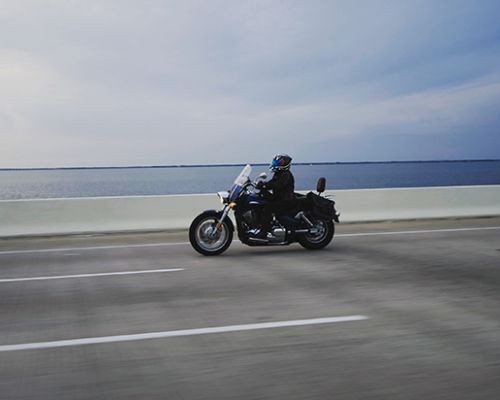 ¿Entiendes por qué frena tu moto?