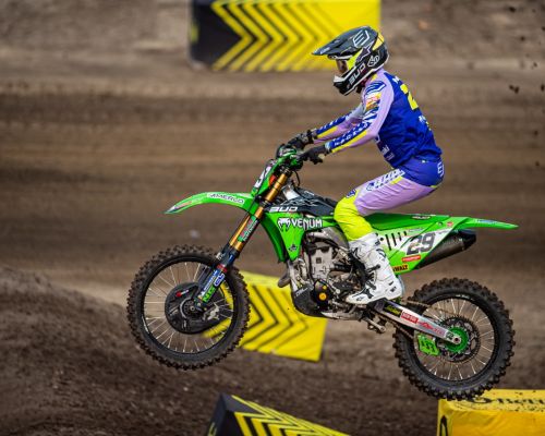 Mitchell Harrison brilla en la altura de Calgary para colocarse Top 5 del mundial en el arranque del WSX 2026