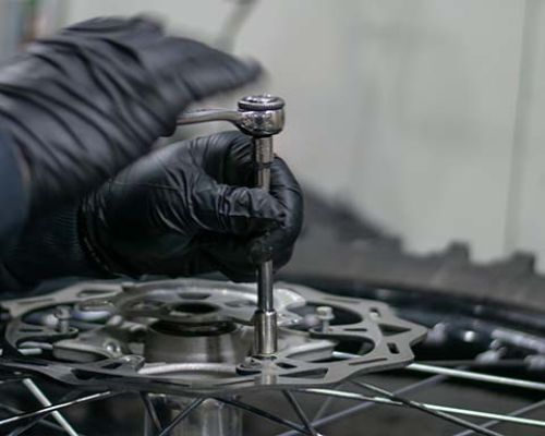 5 signs that may indicate it's time to change your brake discs