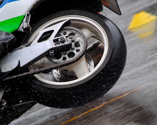 Cómo evitar una caída en moto